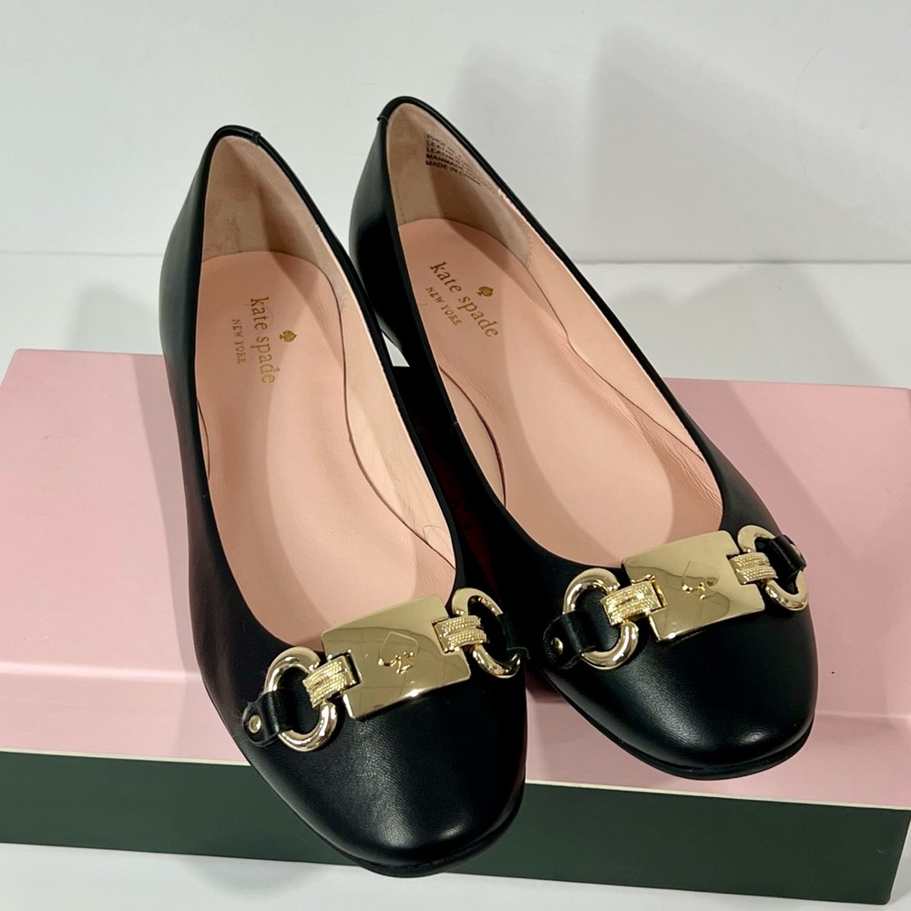 New In Box Kate Spade NY Black Leather Phoebe Ballet Logo Flats Shoes Size 8